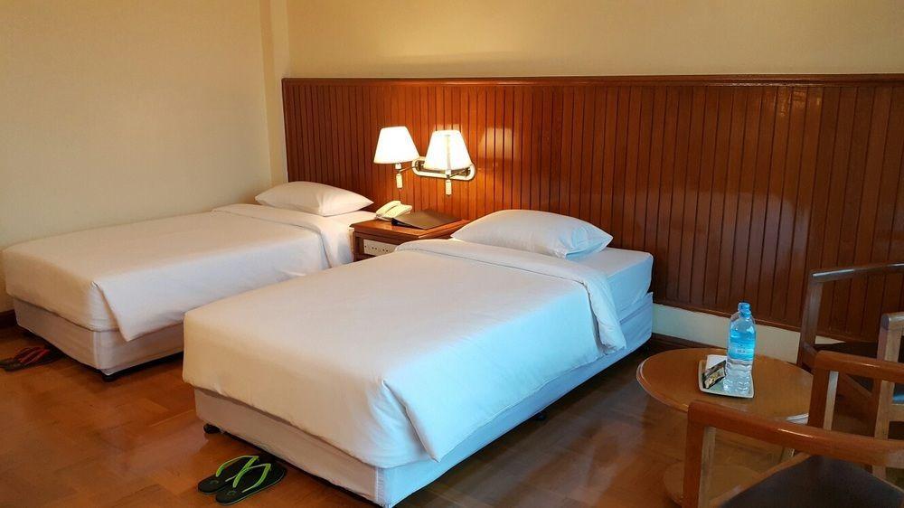 Panda Hotel Rangun Kültér fotó
