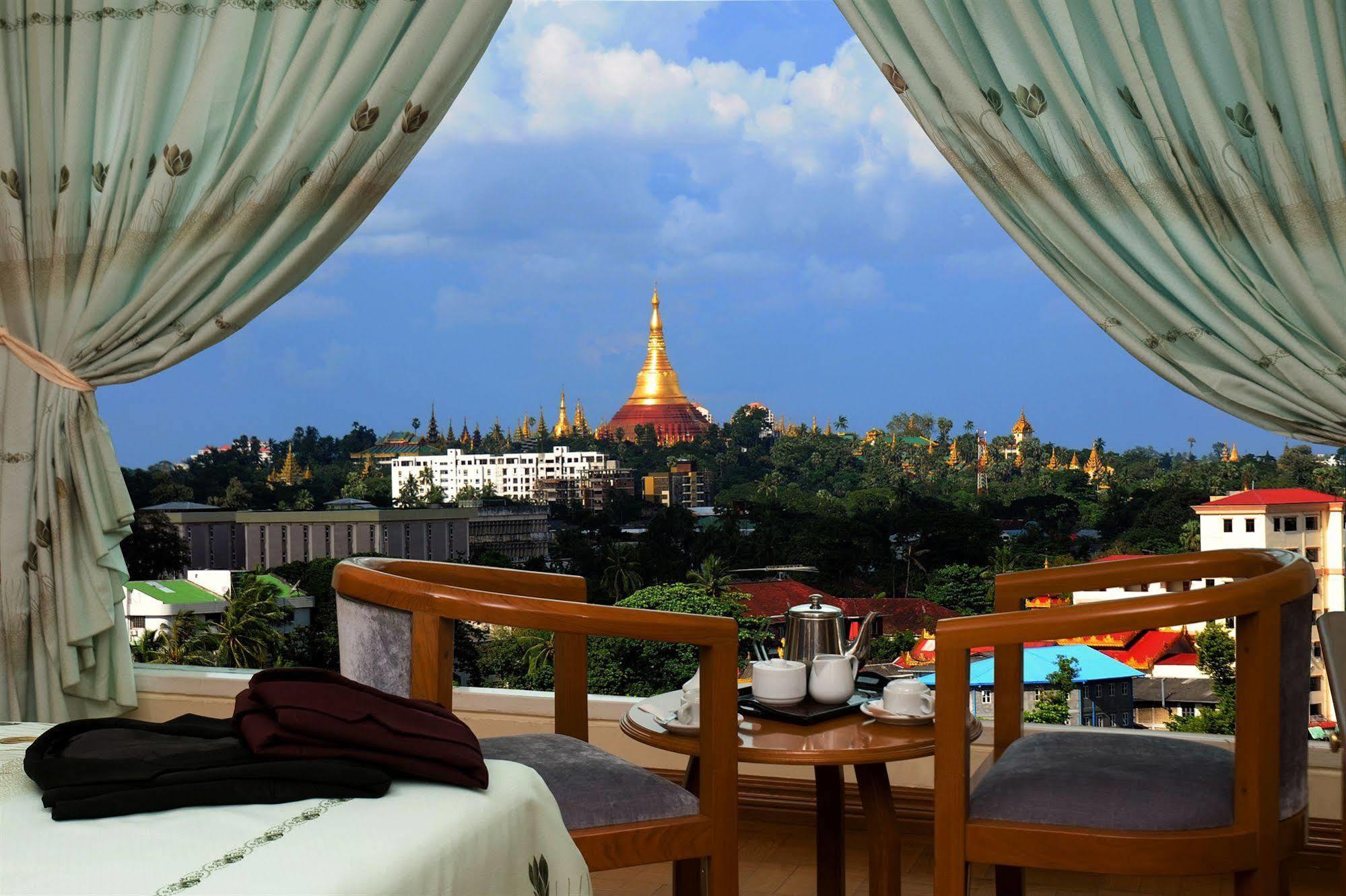 Panda Hotel Rangun Kültér fotó
