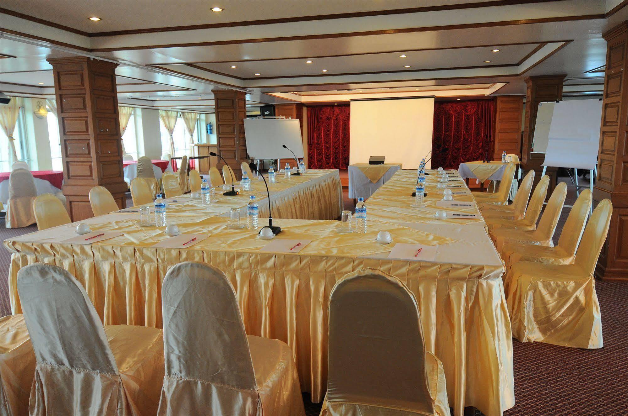 Panda Hotel Rangun Kültér fotó